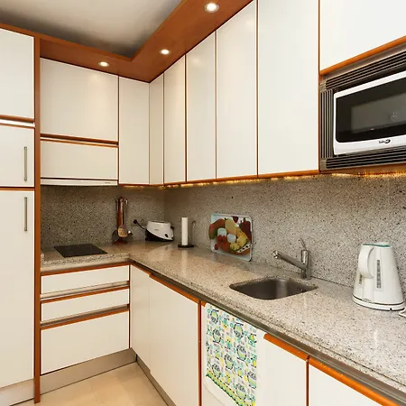 Paal Guadalpin Apartment Marbella